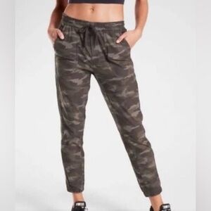 Athleta Camo Track Pants Size 10